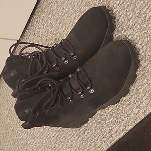 NWOB!  TIMBERLAND  Size 13... Men's black suede boots